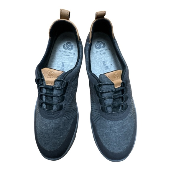 Cloudsteppers by Clarks Gray and Black Sneakers with Lace-Up Design - Picture 6 of 7